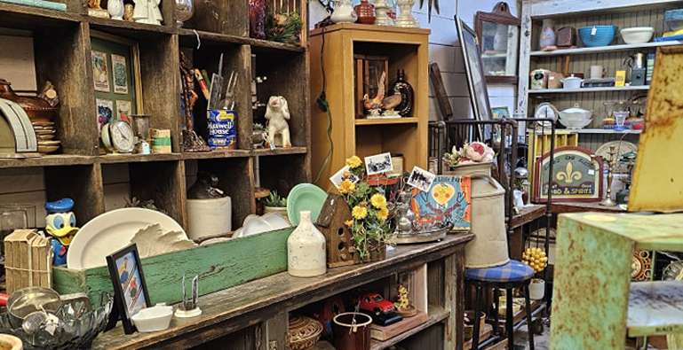 Visit the Route 66 Vintage Market on historic Route 66!